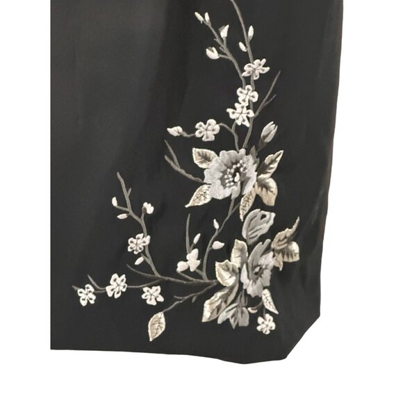 ✌️ 2/$40 ✌️Black Cocktail Sleeveless Dress with Embroidered Silver Flowers sz 10 - Picture 2 of 6